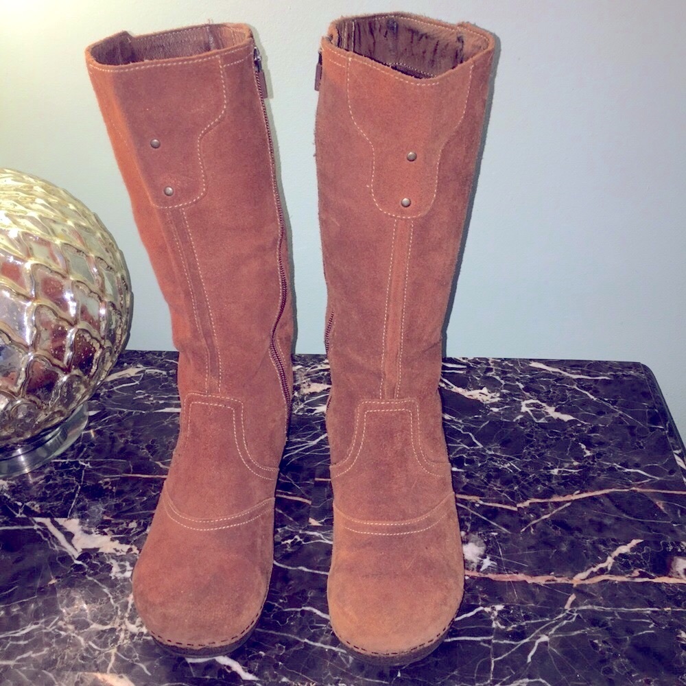 Dansko Sueded Brown Boot
